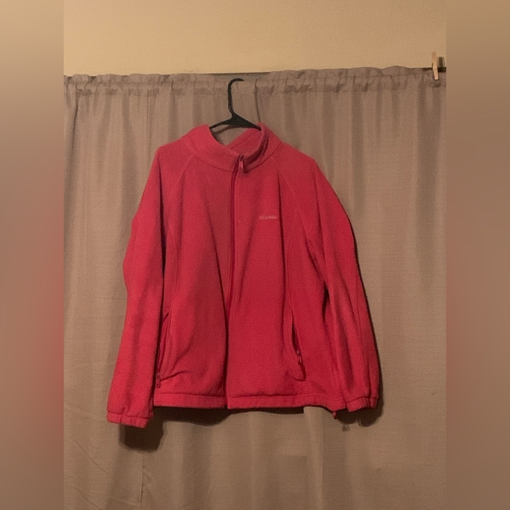 Women’s Columbia Fleece Jacket. Pink. Size: 3X Used. Smoke free home.